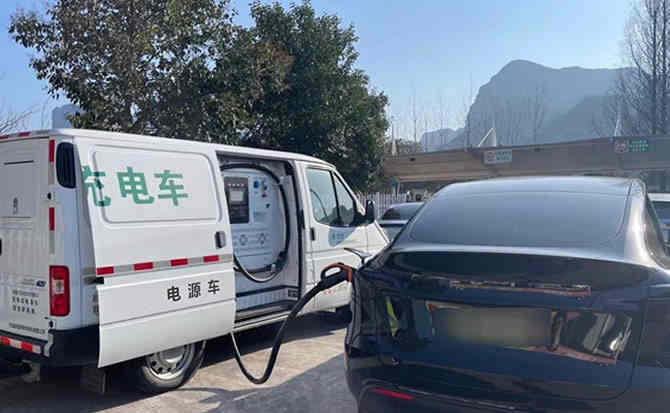 舞阳汽车搭电